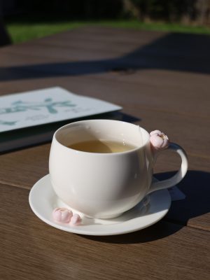 Hand-Molded Flower Fine white porcelain Cup & Saucer-White