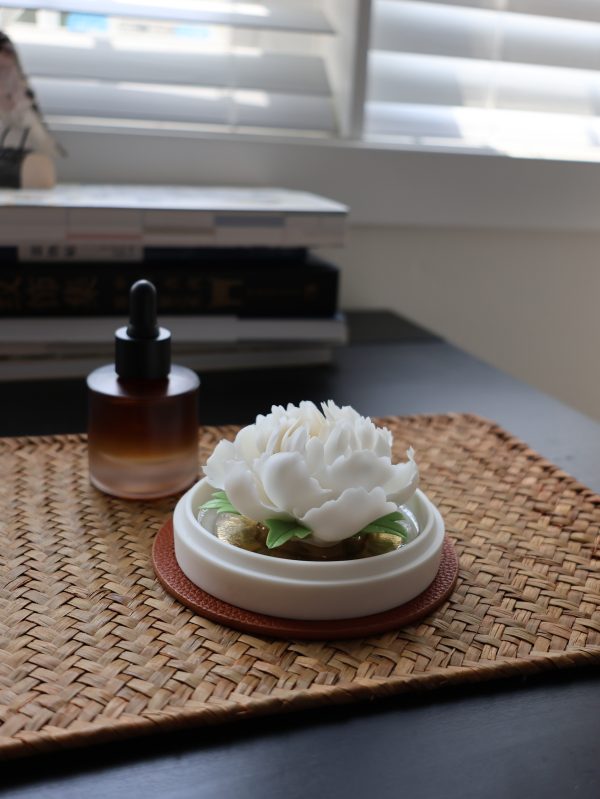 IMG_2559 Handcrafted Porcelain Flower Aroma Diffuser-Camellia