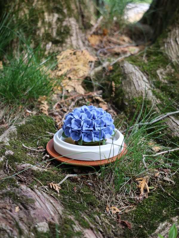 IMG_2836 Handcrafted Porcelain Flower Aroma Diffuser-Blue Hydrangea